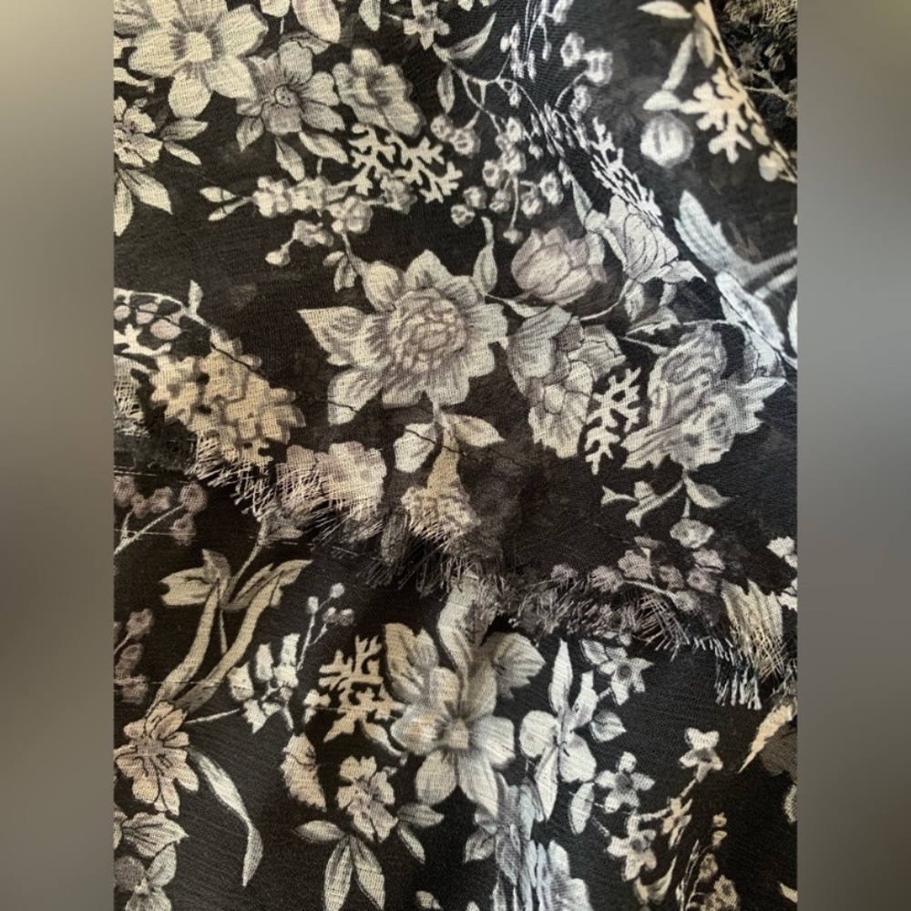 Laura Plus Floral Crochet Front Dress - Picture 7 of 8